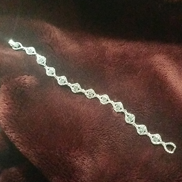 Unknown Jewelry - Bridal or special event bracelet